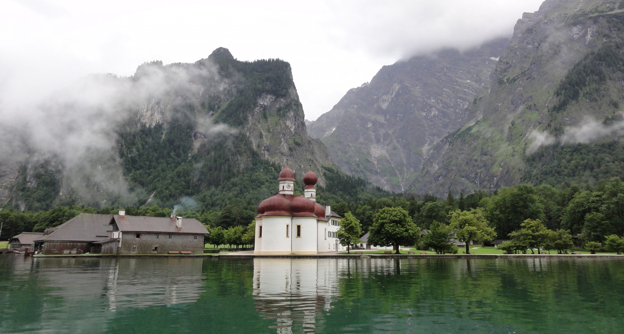 Arnoweg: Die Kirche von St. Bartholomä am Königssee