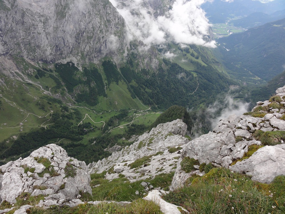 Arnoweg: Blick über die Jochalmen und das Bluntautal bis Golling