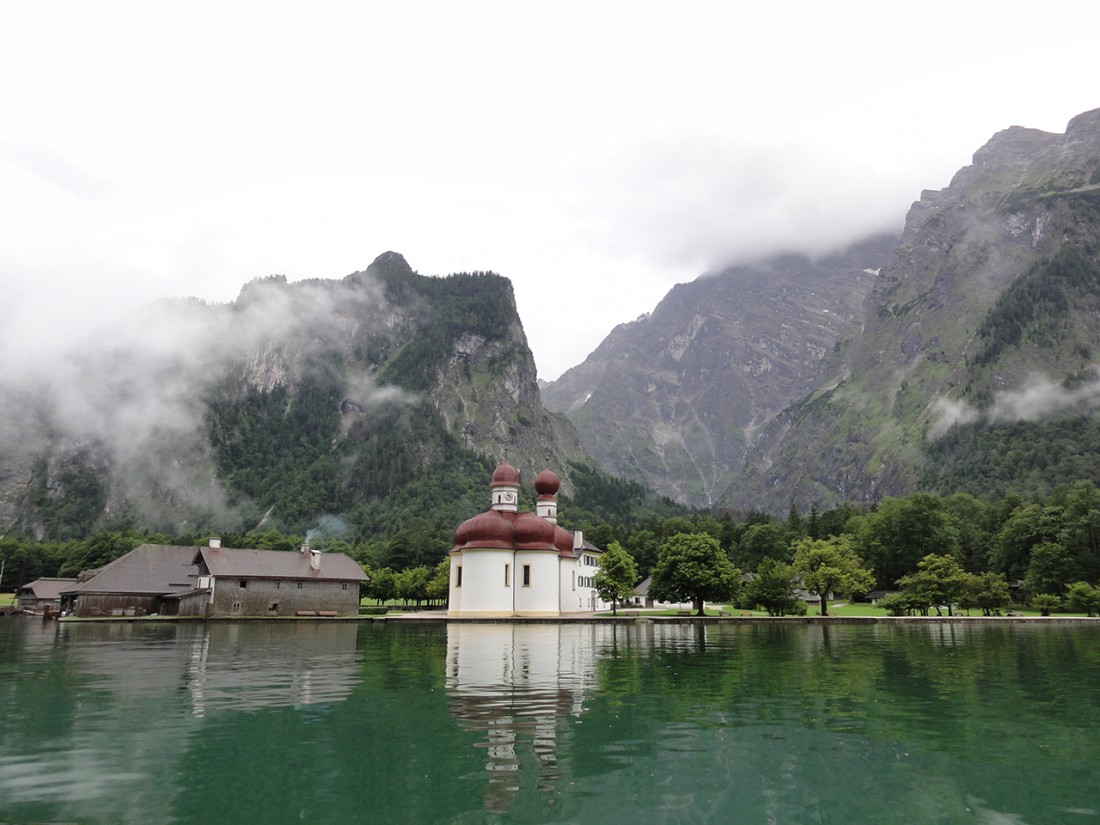 Arnoweg: Die Kirche von St. Bartholomä am Königssee