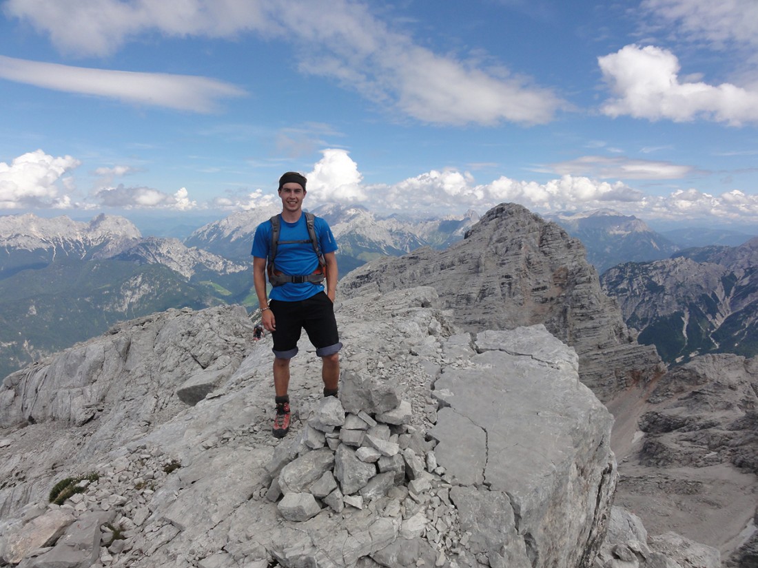 Arnoweg: Der eigentliche Gipfel des Großen Reifhorn (2488 m) mit Ochsenhorn (2511 m) im Hintergrund