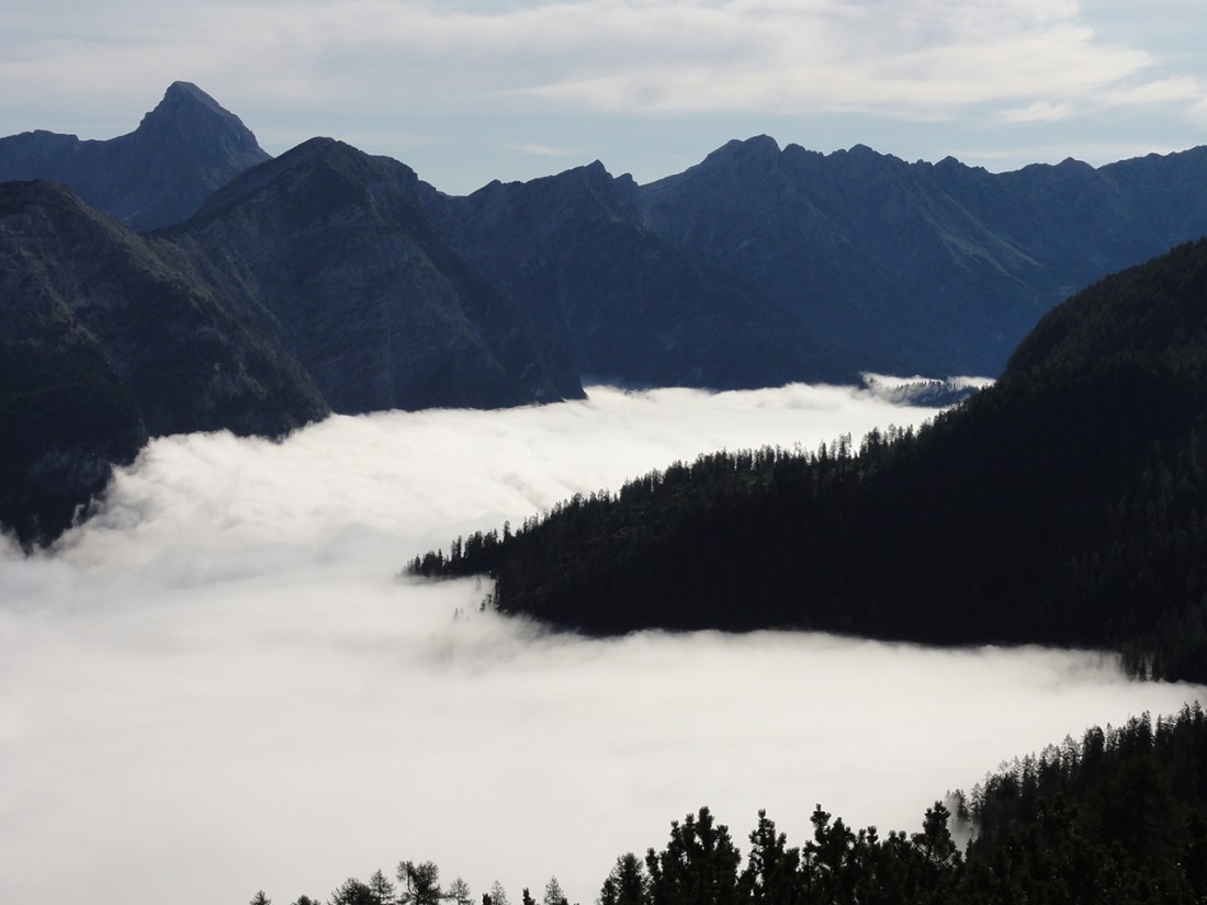 Arnoweg: Wolkenmeer über dem Saalachtal