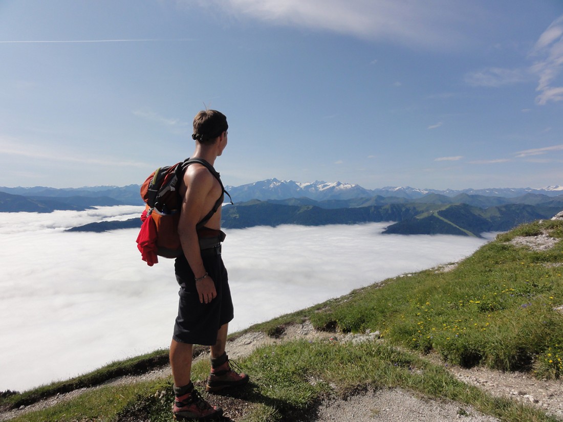 Arnoweg: Wolkenmeer über dem Saalfeldener Becken kurz vor der Passauer Hütte