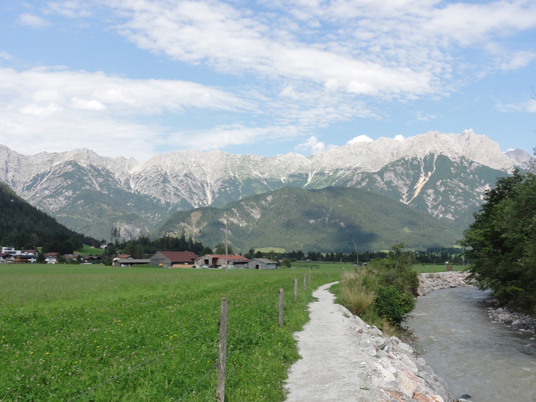 Arnoweg: Entlang der Leoganger Ache geht es noch 7 km bis nach Saalfelden