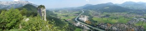 Arnoweg: Ausblick vom Kleinen auf den Großen Barmstein bei Hallein mit Blick über das Salzachtal Richtung Salzburg