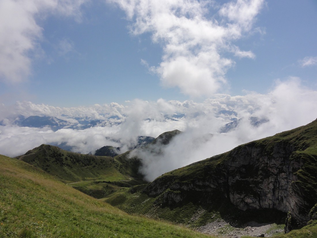 Arnoweg: Blick Richtung Südosten nach Mühlbach/Dienten und Teilen des Alpenhauptkamms