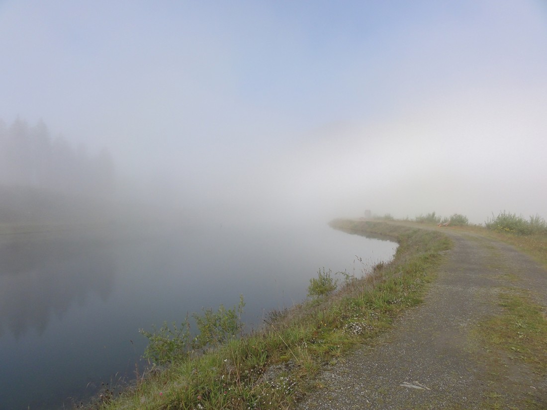 Arnoweg: Herrliche Morgenstimmung am Ende des Wolkenmeeres auf der Schmittenhöhe