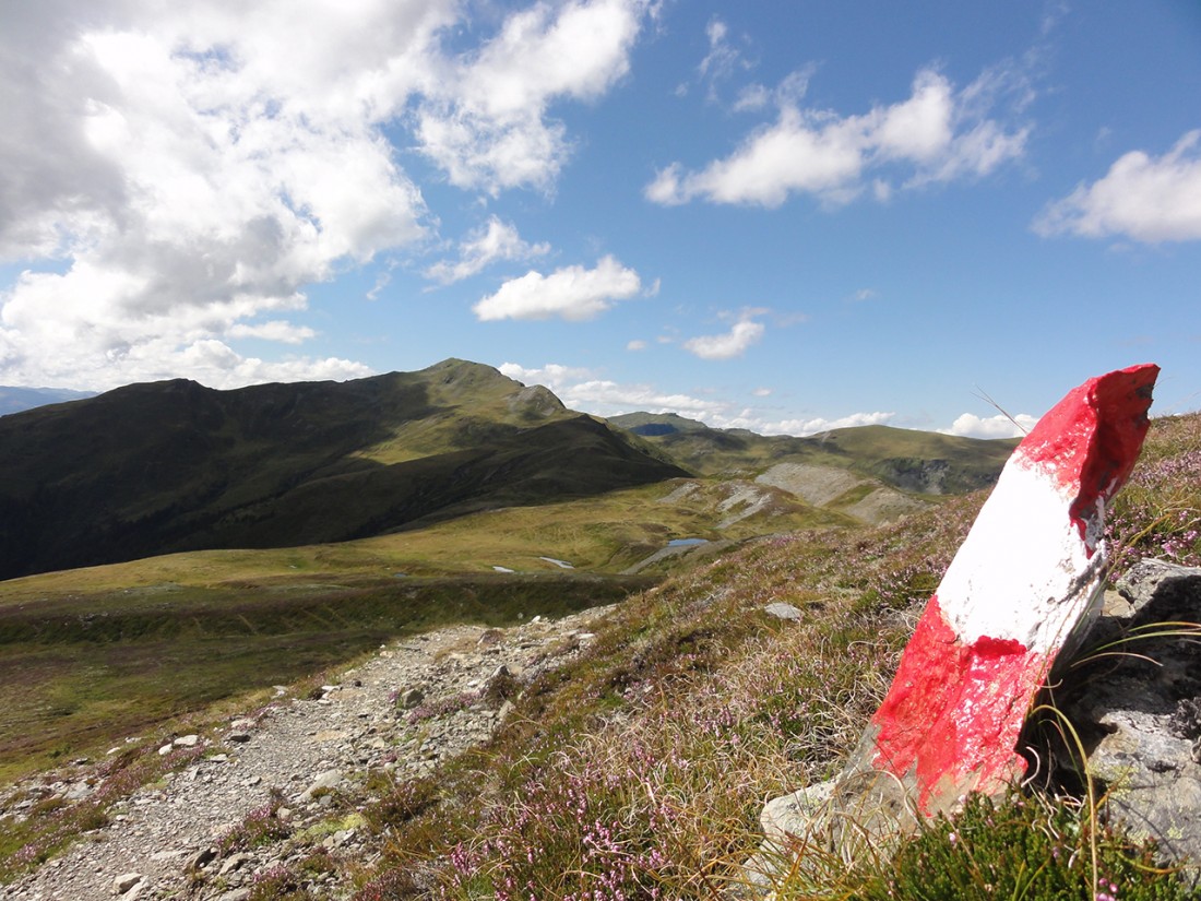 Arnoweg: Die Weitläufigkeit und der Ausblick entlang der 15. Etappe des Arnowegs am Pinzgauer Spaziergang ist beeindruckend.