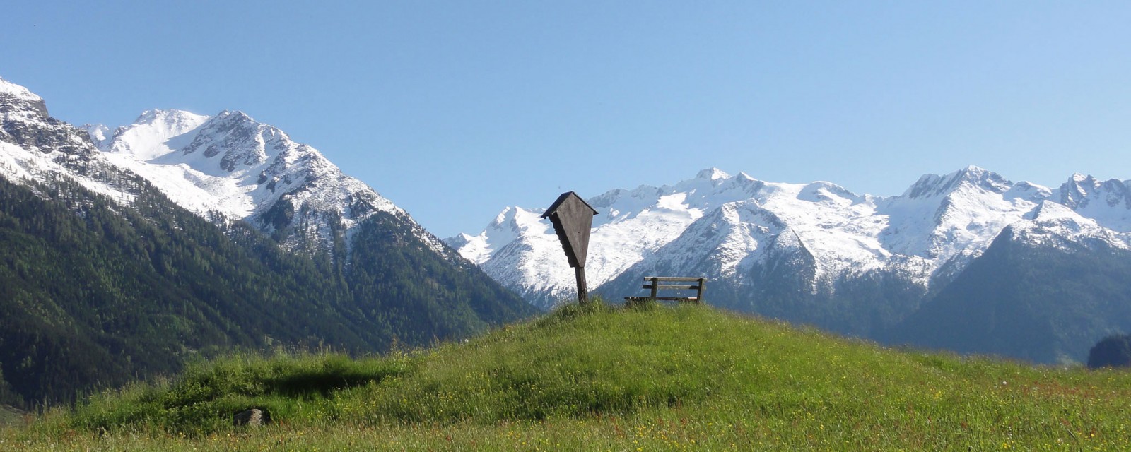 Arnoweg: Herrlicher Ausblick über den Alpenhauptkamm auf der 18. Etappe nach Krimml