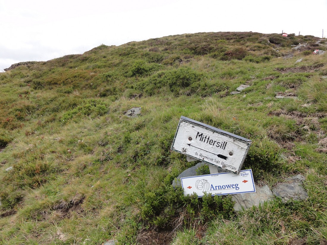 Arnoweg: Ab der Rosswegscharte beginnt der Abstieg nach Mittersill.