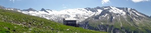 Arnoweg: Die Neue Thüringer Hütte vor dem Habachkees