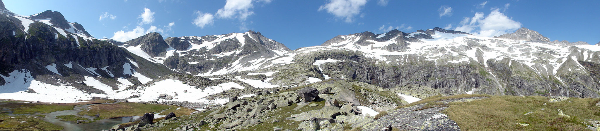 Arnoweg: Schändlasee links im Vordergrund & Granatscharte rechts zwischen Stubacher Sonnblick und Granatspitze