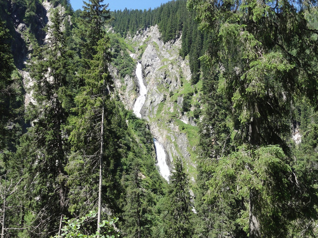 Arnoweg: Der 300 m hohe Schleierfall des Seebachs