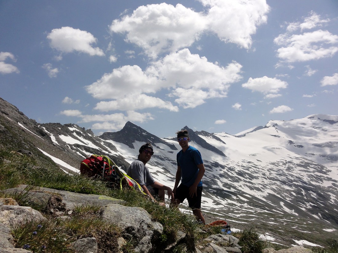 Arnoweg: Kurze Pause bei prächtigem Panorama