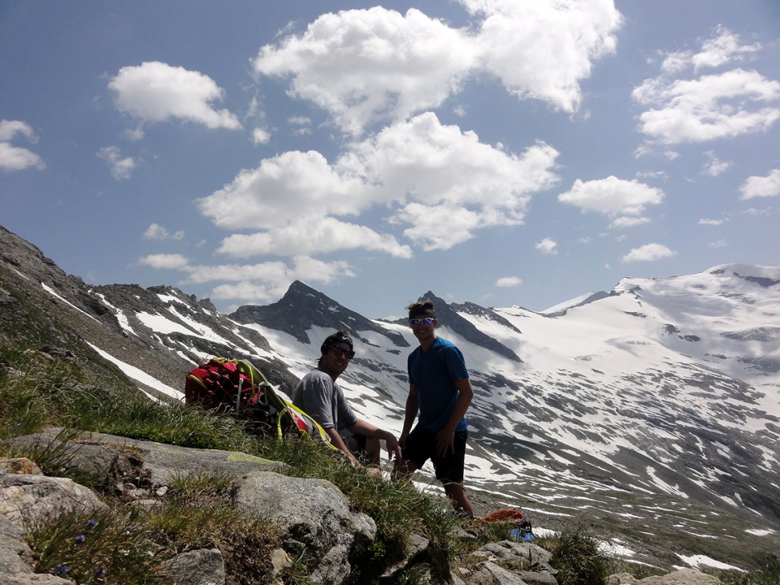 Arnoweg: Kurze Pause bei prächtigem Panorama