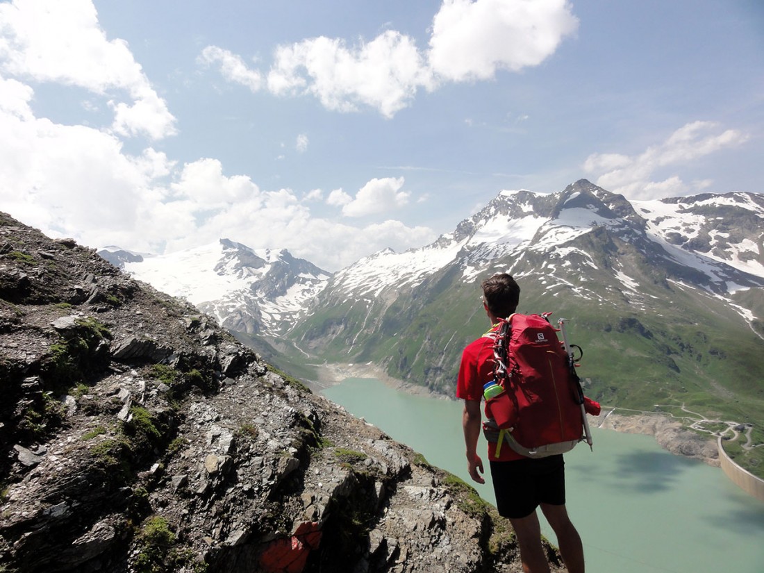 Arnoweg: Beim Aufstieg genießt man eine herrliche Aussicht über die Speicherseen und zurück zum Kapruner Törl.