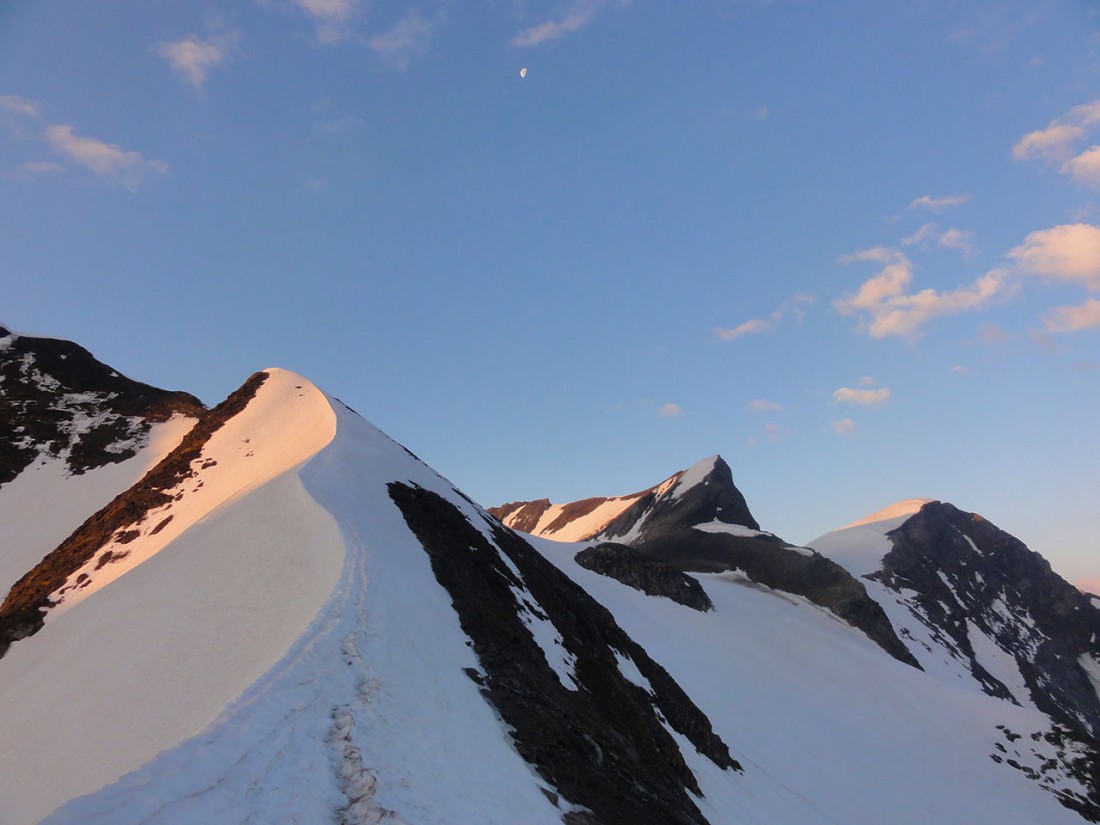 Arnoweg: Sonnenaufgang am Kaindlgrat