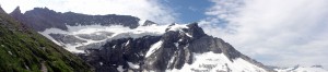 Arnoweg: Der mächtige Gletscherbruch des oberen Rifflkees unter der Hohen Riffl (3338 m)
