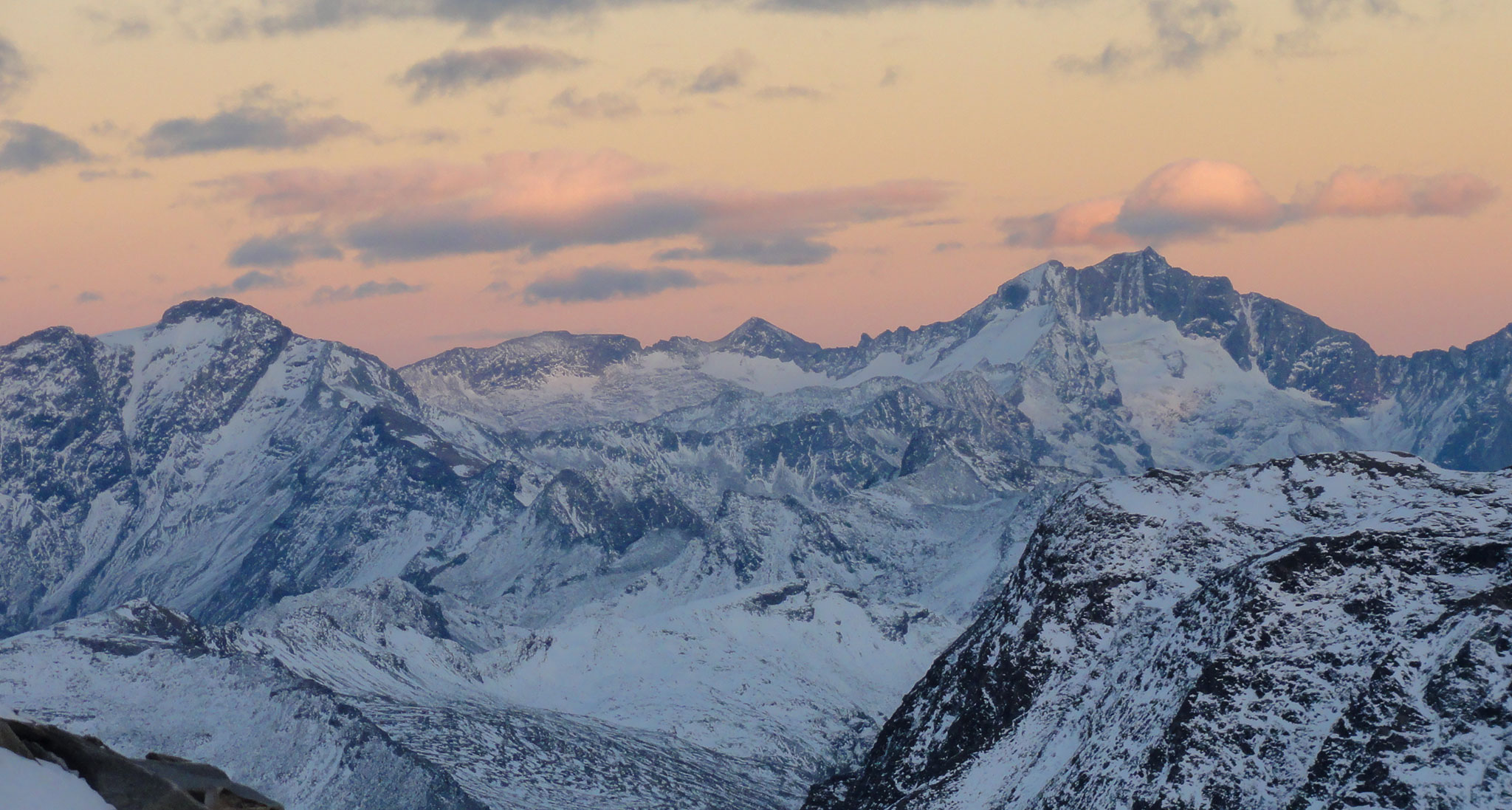 Arnoweg: Abendstimmung in den Hohen Tauern vom Zittelhaus am Hohen Sonnblick