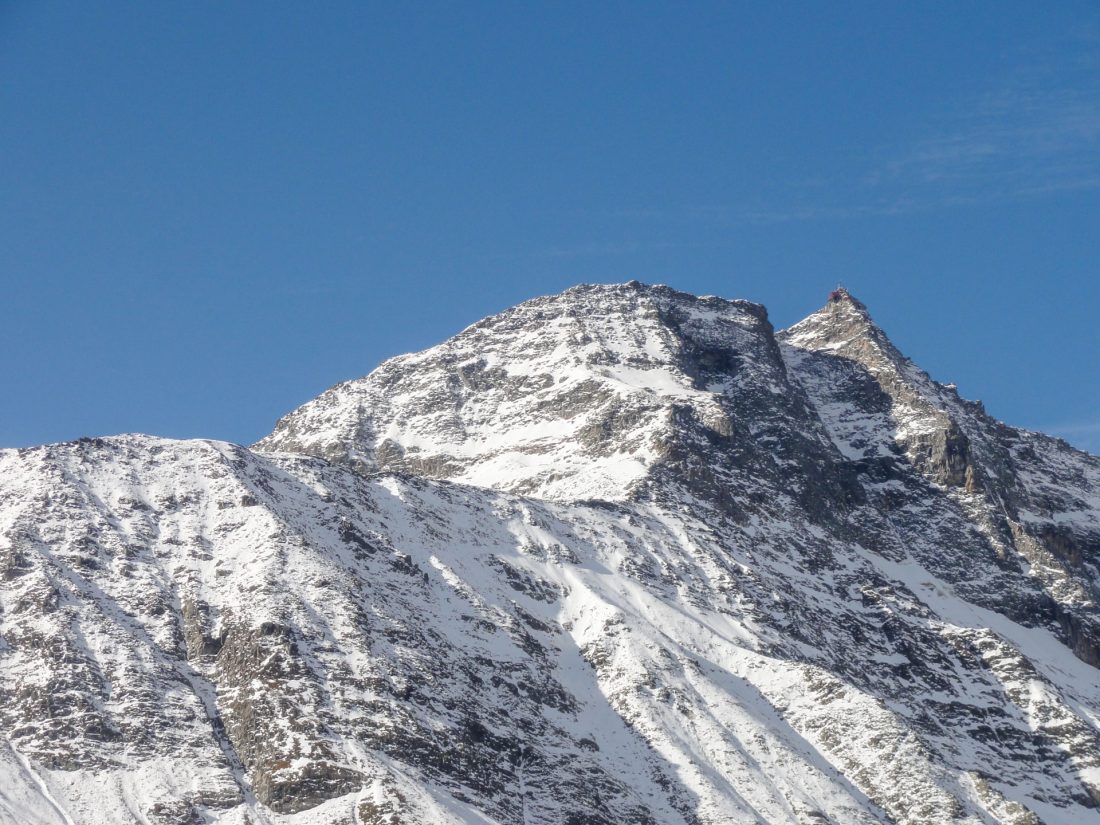 Arnoweg: Blick zurück auf den Hohen Sonnblick mit dem meteorologischen Observatorium und Ostgrad