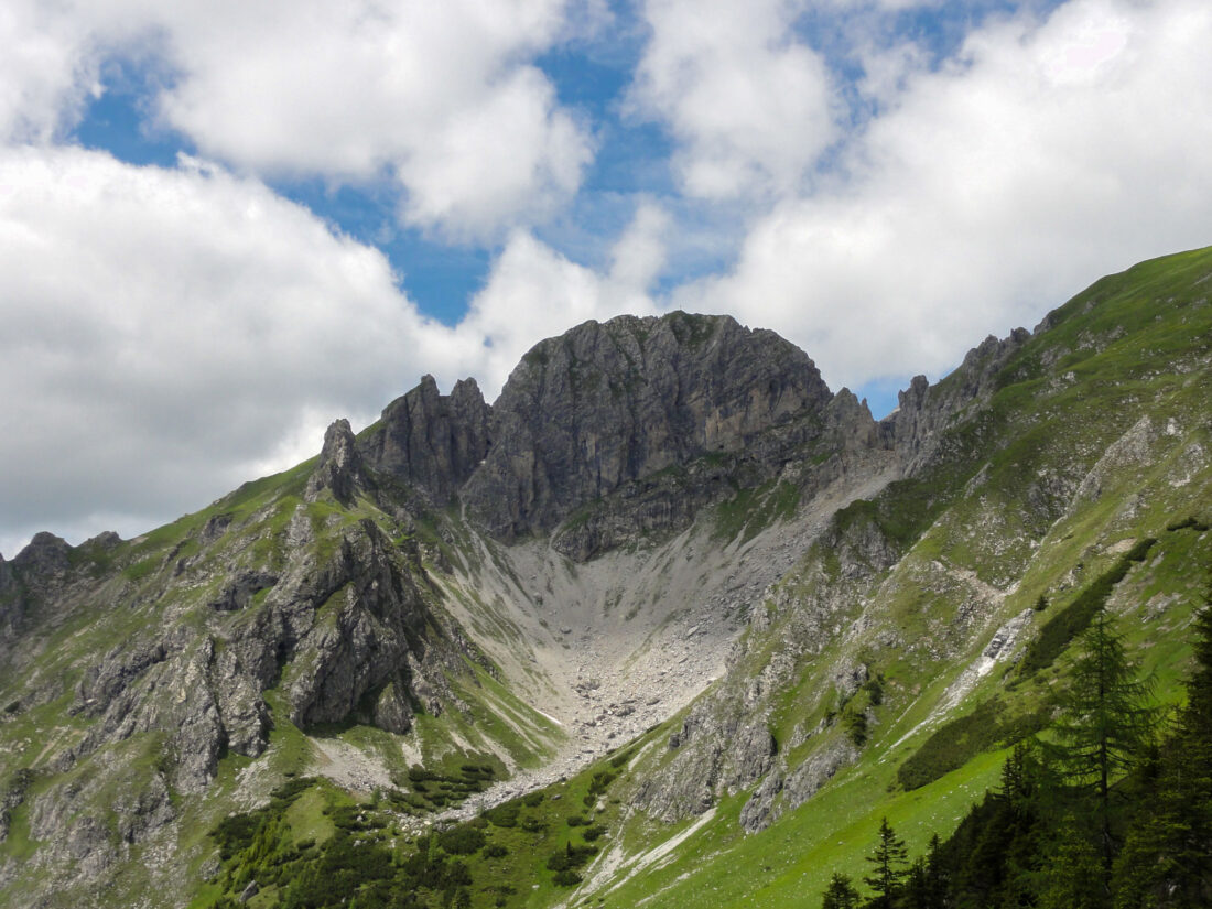 Arnoweg: der markante Gipfel des Draugstein (2356 m) vom Draugsteintörl aus gesehen