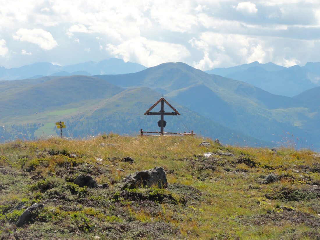 Arnoweg: das Kreuz am Teuerlnock (2145 m)