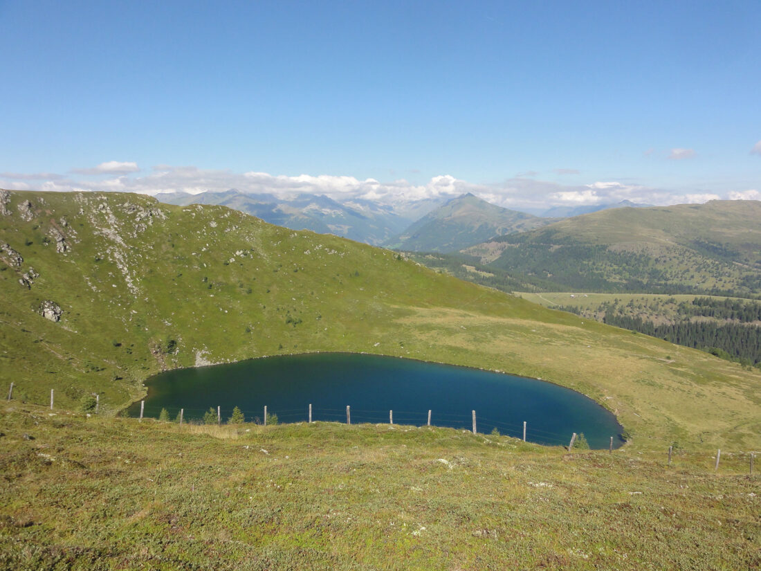 Arnoweg: Laußnitzsee von oben aus fotografiert