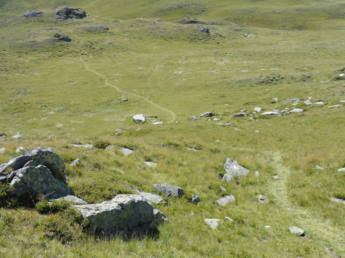 Arnoweg: Bei guter Sicht ist der Weg über die Höhen der Gras- und Nockberge gut erkennbar.