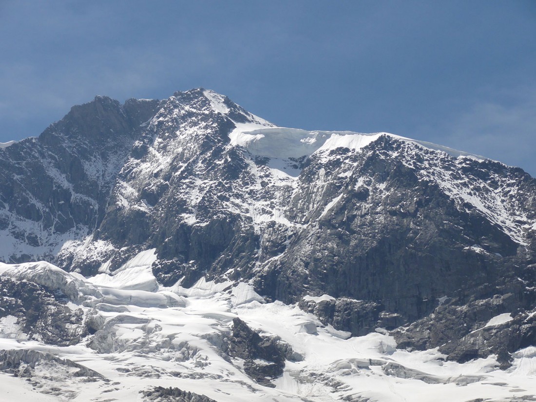 Arnoweg: Imposante Gletscherbrüche zieren die Dreiherrenspitze.