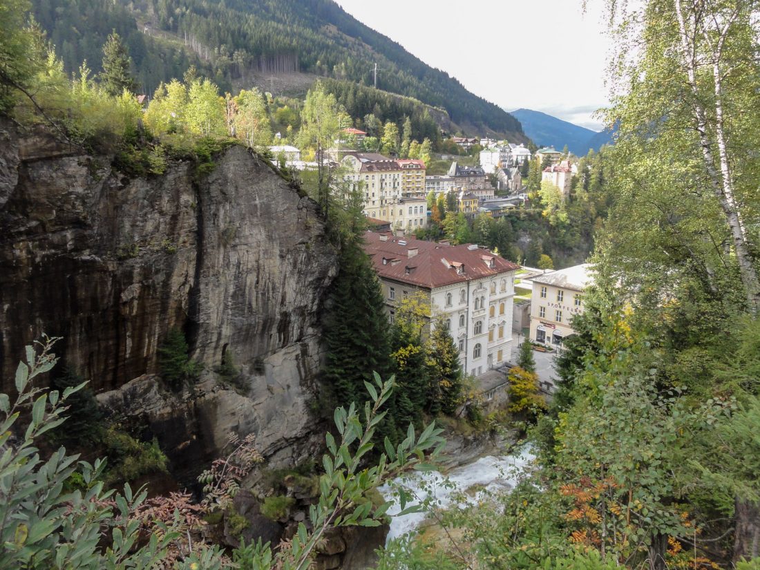 Arnoweg: Das Ziel vor Augen: Der Wasserfall in Bad Gastein